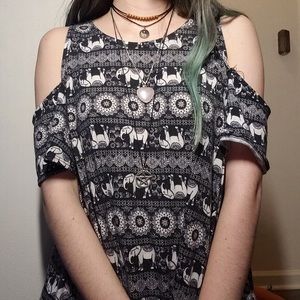 Super cute hippie black and white elephant T-shirt